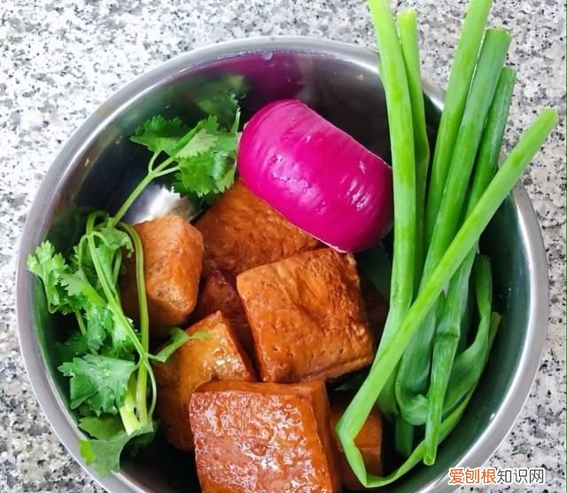 香干炒什么好吃又简单 香干炒什么比较好吃