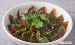 凉拌皮蛋少不了三种调料,凉拌皮蛋放什么调料好