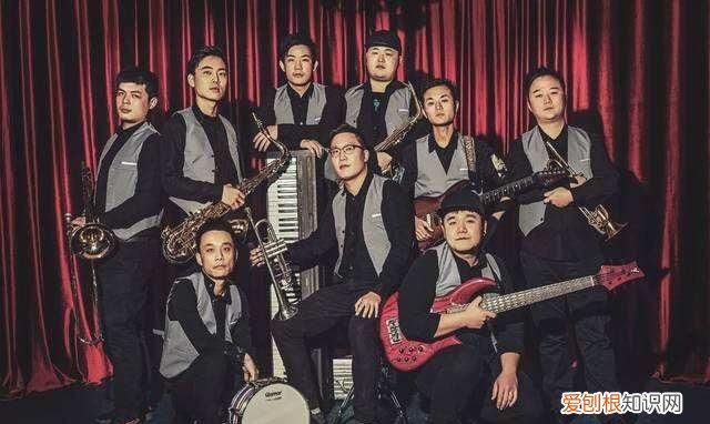 爵士乐的风格特点是什么,爵士音乐的风格是什么样的?