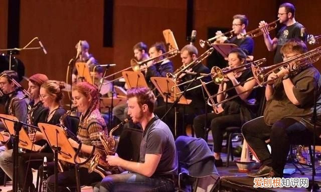 爵士乐的风格特点是什么,爵士音乐的风格是什么样的?