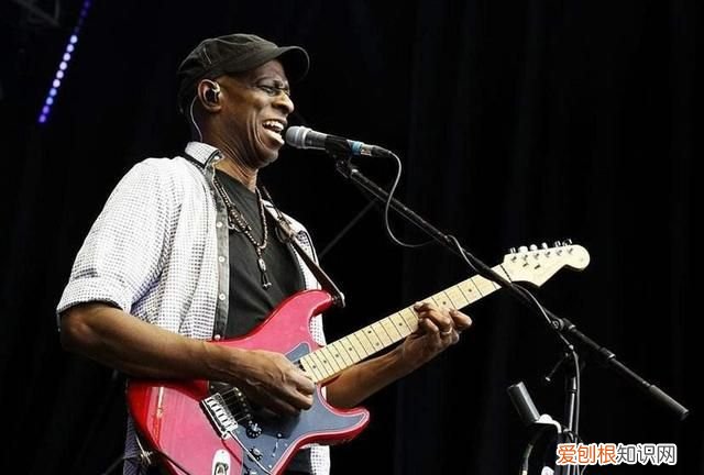 爵士乐的风格特点是什么,爵士音乐的风格是什么样的?