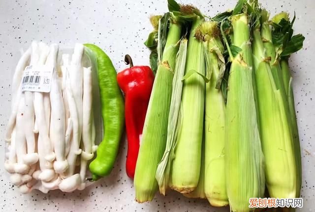 青椒和白玉菇能一块炒吗 白玉菇能和笋在一起炒吗