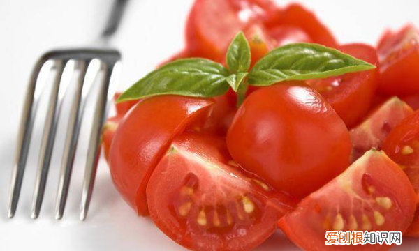 西红柿很红但是很硬能吃，为什么超市买的西红柿又红又硬呢