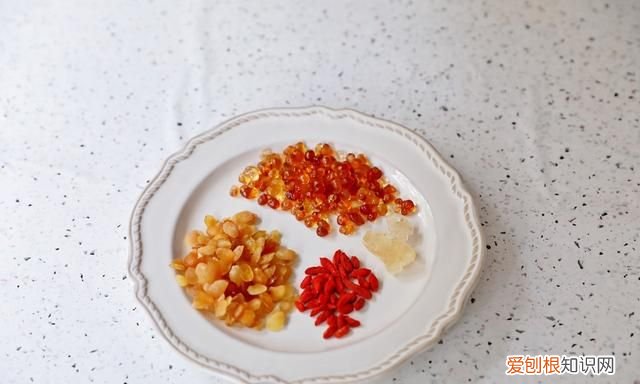 桃胶皂角米雪燕羹怎么煮