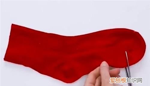 如何做袜子猫,小猫衣服制作过程图解一步一步的