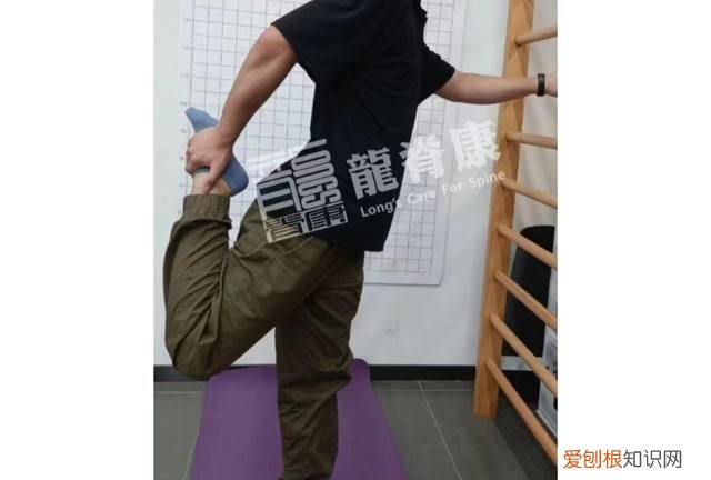 跑步前后的拉伸和热身简单动作,跑步前热身运动和跑步后拉伸动作