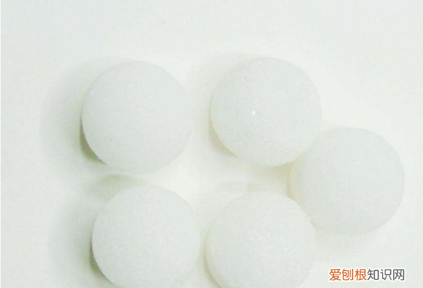 樟脑球对身体有害，樟脑对人有害吗,擦身上会怎么样