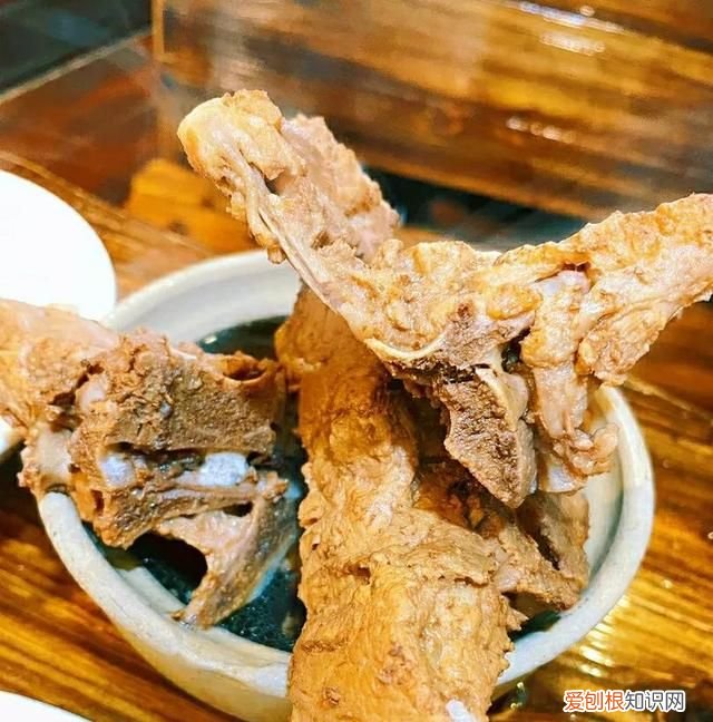 青岛小吃美食一条街在哪里,青岛小吃一条街在什么位置