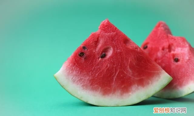 隔夜冰西瓜滋生8400个细菌,8400个细菌隔夜冰西瓜为何这么毒