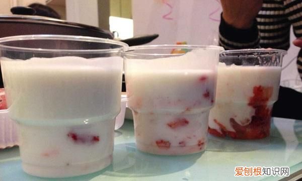 经常喝酸奶对人体有什么好处,每天一直喝酸奶有什么坏处呢