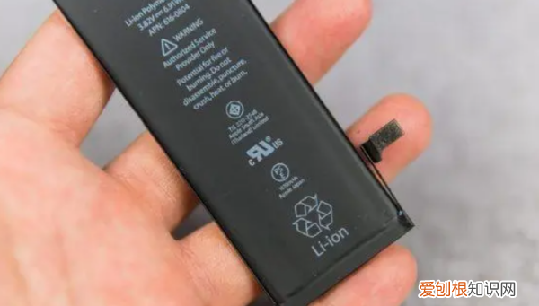 苹果70％电池容量要换，苹果电池健康低于80免费换吗