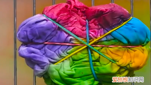 在家如何给衣服染色，如何给衣服重新染色视频