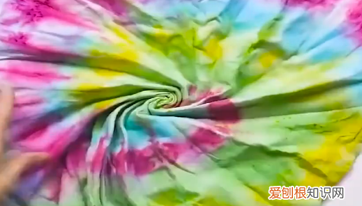在家如何给衣服染色，如何给衣服重新染色视频