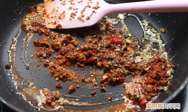 辣条应该怎么做,辣条怎么做好吃又简单