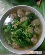 汆丸子的肉馅怎么做，小白菜汆丸子的肉馅怎么做窍门