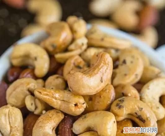 巴旦木坚果和杏仁有什么区别,巴旦木和杏仁有何区别