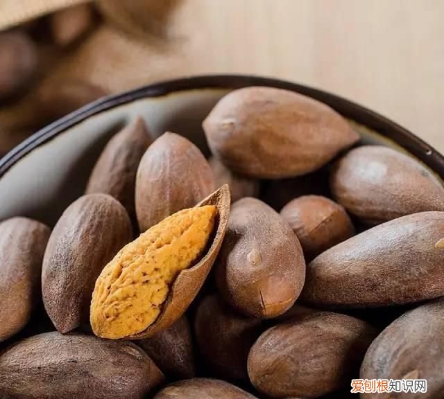 巴旦木坚果和杏仁有什么区别,巴旦木和杏仁有何区别