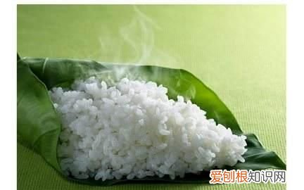 衣服上的墨汁如何洗干净，衣服上的墨汁怎样洗