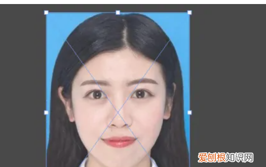 该咋弄一寸照片电子版，一寸白底证件照电子版怎么弄