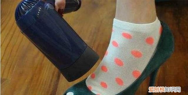 鞋子磨脚了怎么办小窍门 鞋子后脚跟磨脚解决小妙招