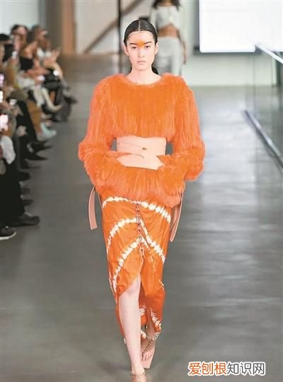 初秋流行色明媚且温暖