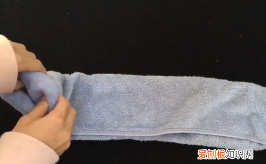 毛巾羊角帽怎么折法，如何折叠韩剧桑拿毛巾羊角浴帽