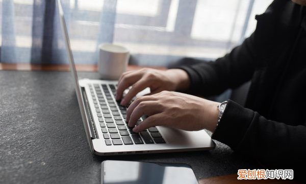 PS应该怎么制作光晕效果