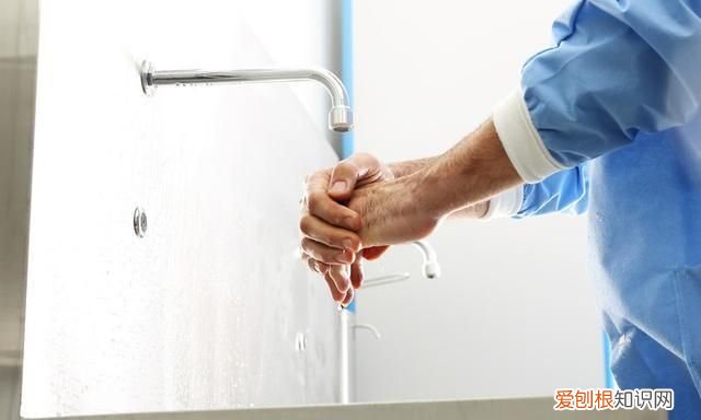 手被辣椒辣到能不能用水冲