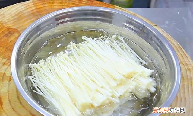 蒜末金针菇最好吃的做法,大蒜金针菇家常做法