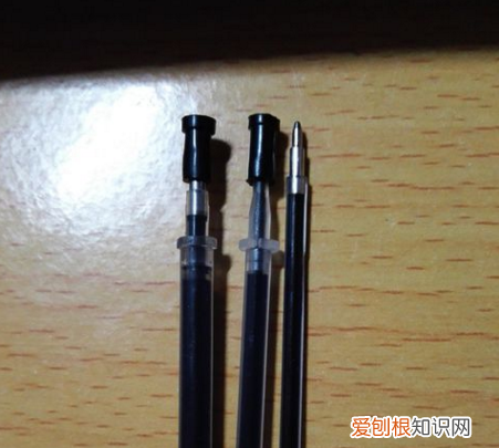 耳机卡在手机里怎么办，耳机卡在耳机孔里怎么办