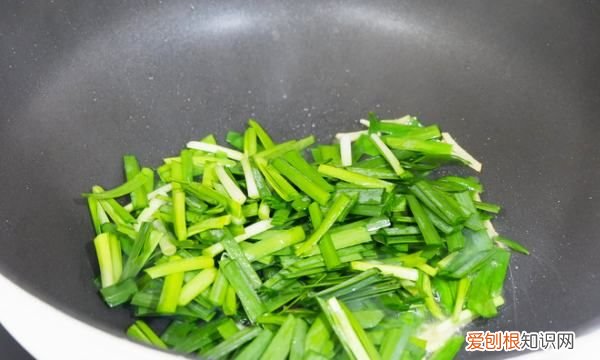 韭菜炒猪血的做法,猪血炒韭菜的做法视频