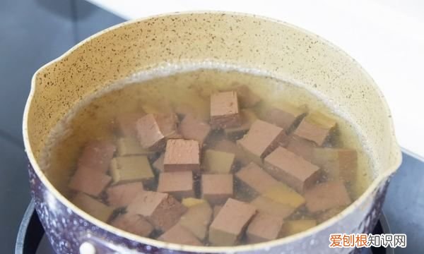 韭菜炒猪血的做法,猪血炒韭菜的做法视频