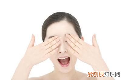 小眼睛男生戴隐形眼镜 小眼睛怎么戴隐形眼镜