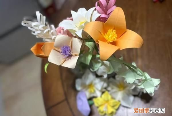 怎样叠一朵漂亮的花教程，漂亮的花花折纸方法详细步骤图解