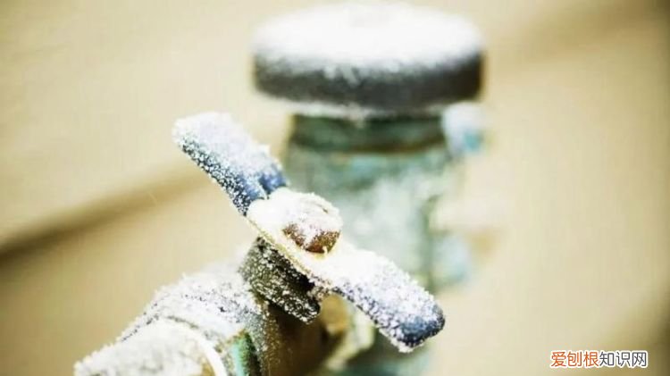 冬天水管不放水会冻裂，冬天外出关掉水阀水管会冻吗