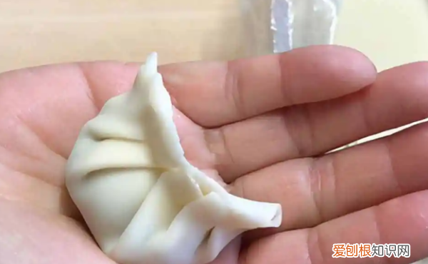 翻饺子的做法，包饺子手法教程视频