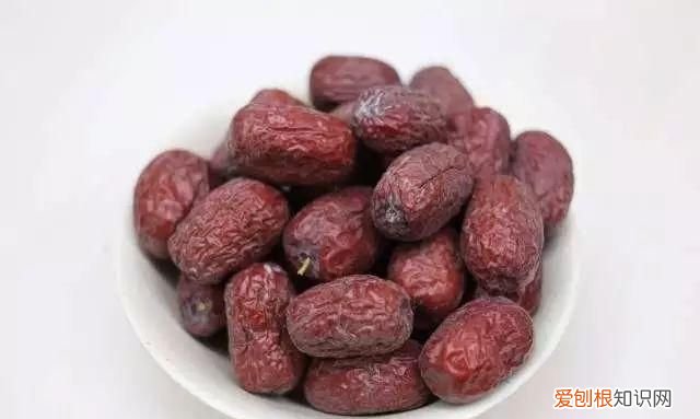 灰枣要洗干净才能吃吗，为什么我买的灰枣很干净