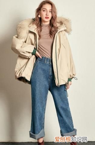 为什么有的派克服有内衬，米白色短款派克服怎么搭下身