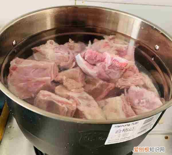 东北人大骨头做法，东北炖大骨头的做法窍门