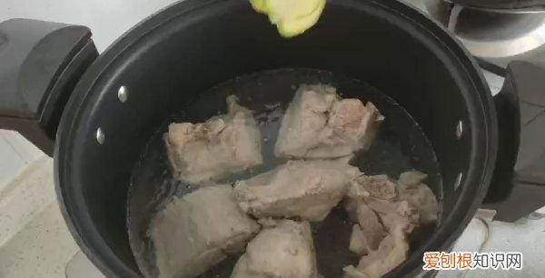 东北人大骨头做法，东北炖大骨头的做法窍门