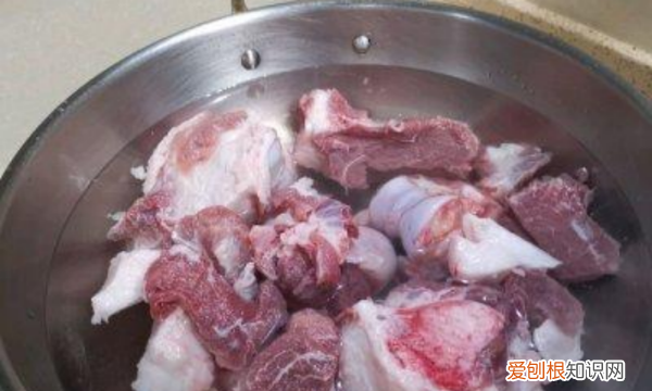 东北人大骨头做法，东北炖大骨头的做法窍门