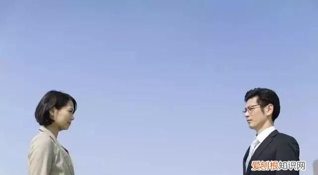 相看两不厌下一句，相看两不厌的下一句