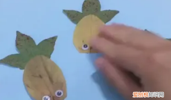 用纸折一只可爱的小兔子，如何用彩纸折叠大尾巴的金鱼