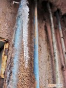 整栋楼水管冻住了怎么办，井上的水管冻住了怎么办