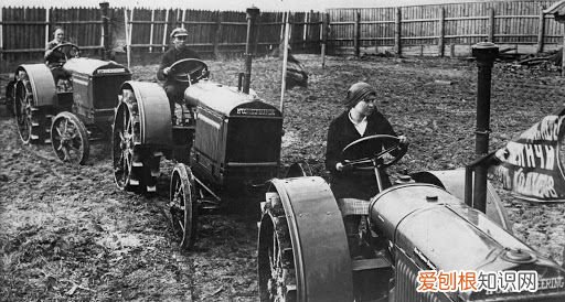 第一个五年计划主要发展什么工业