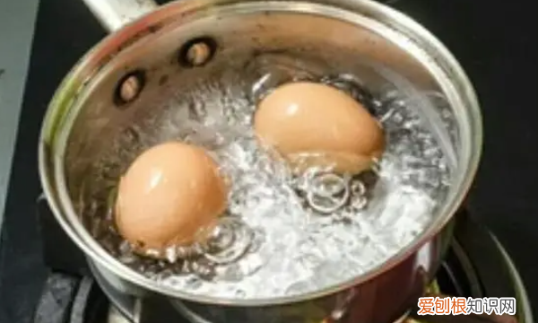烧鸡蛋怎么烧不爆炸，如何烤鸡蛋不会炸窍门