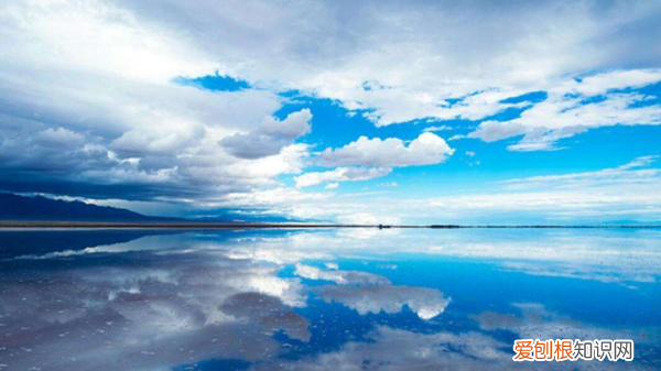 天空是蓝色的是因为光的什么原理