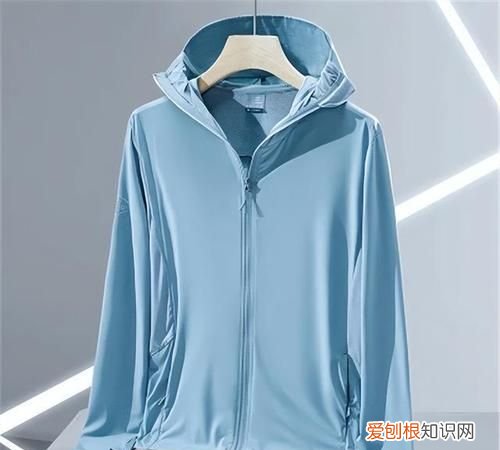 防晒衣什么颜色好