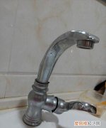 水龙头结冰不出水怎么办，水龙头不出热水怎么维修