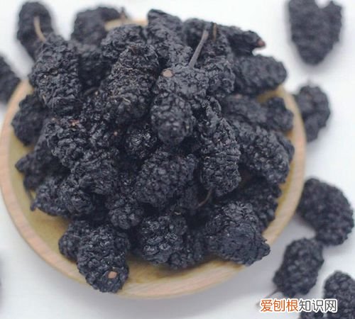 桑葚可以直接泡水喝吗,桑葚干和枸杞泡水喝的好处